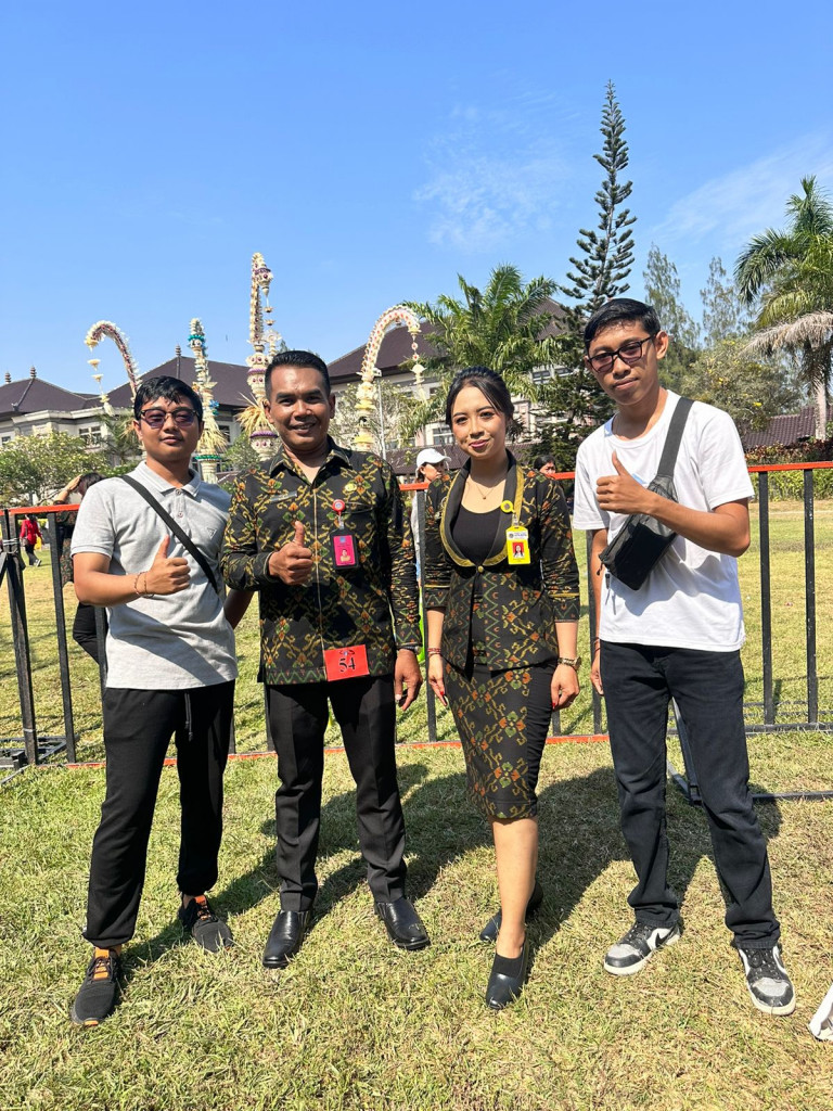 Lomba Busana Endek Hari Selasa